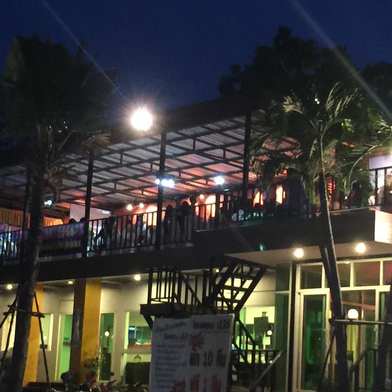 Nakhonratchasima Por-Ho Boutique Hotel מראה חיצוני תמונה
